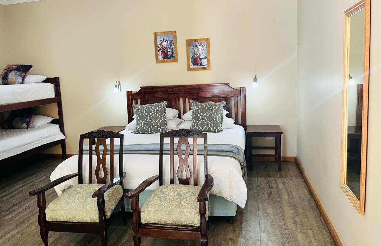 17 On Bird Guest House Б’юфорт-Вест Екстер'єр фото
