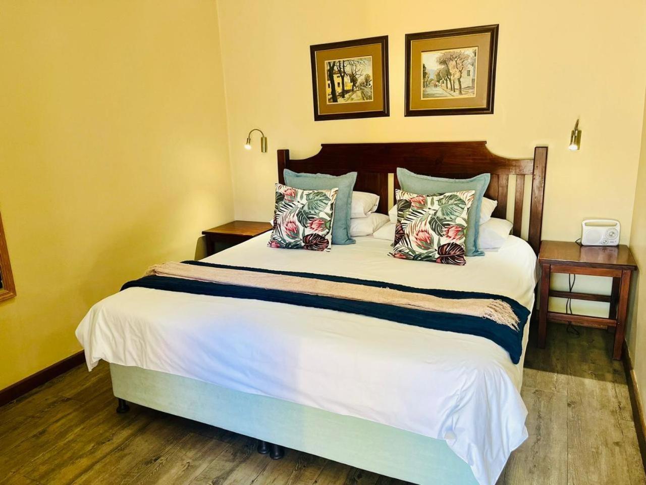 17 On Bird Guest House Б’юфорт-Вест Екстер'єр фото