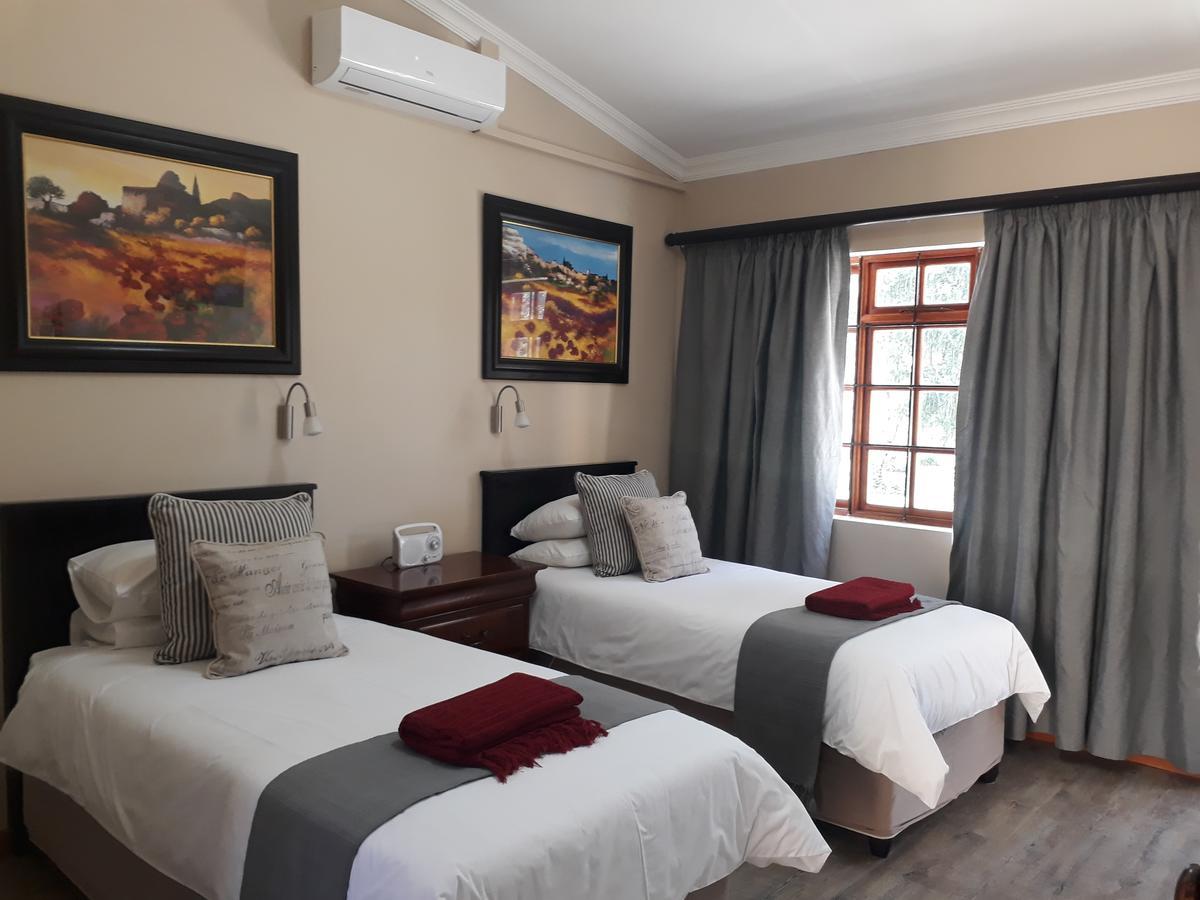 17 On Bird Guest House Б’юфорт-Вест Екстер'єр фото