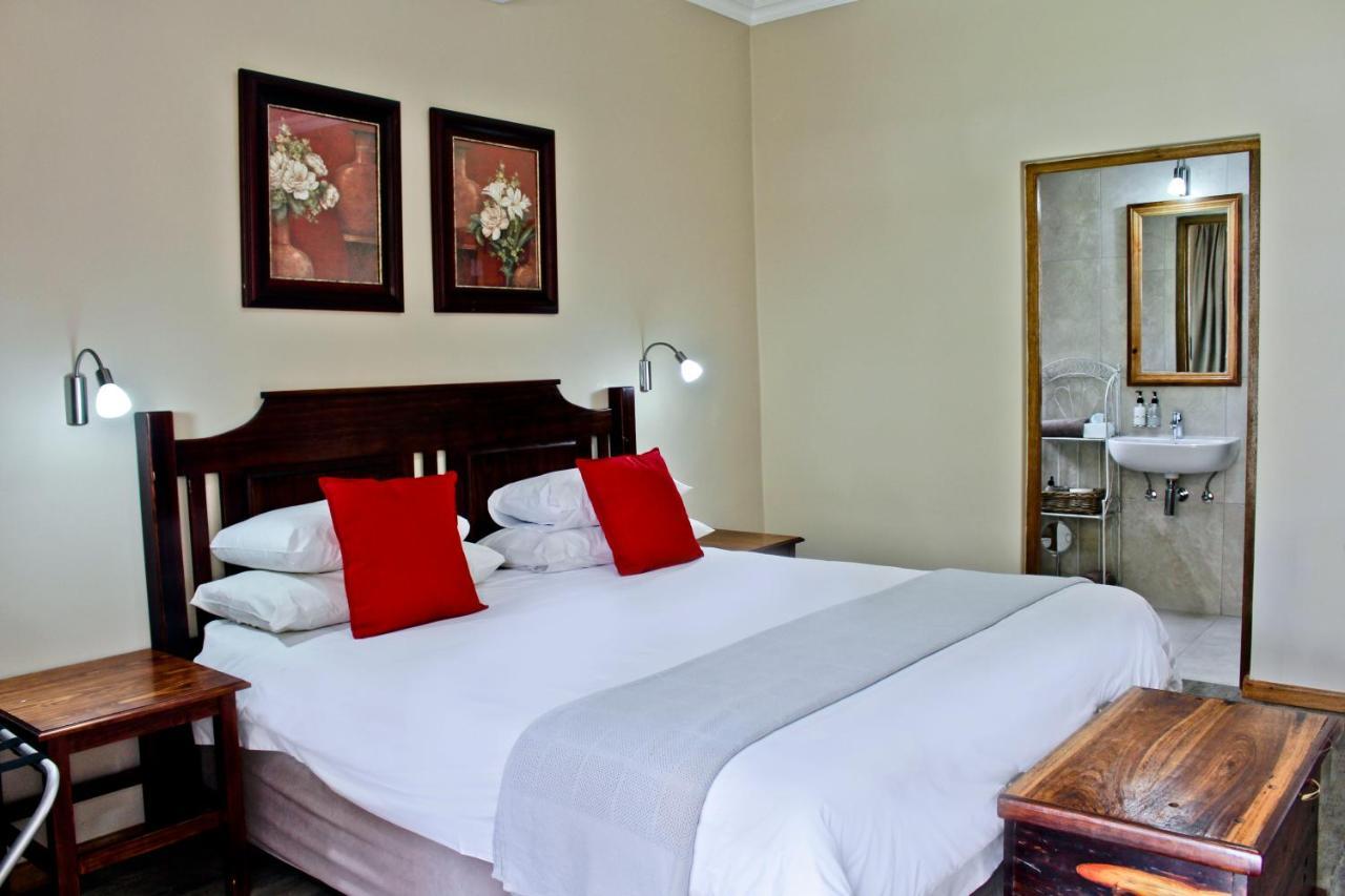 17 On Bird Guest House Б’юфорт-Вест Екстер'єр фото