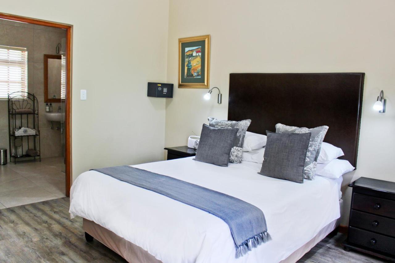 17 On Bird Guest House Б’юфорт-Вест Екстер'єр фото