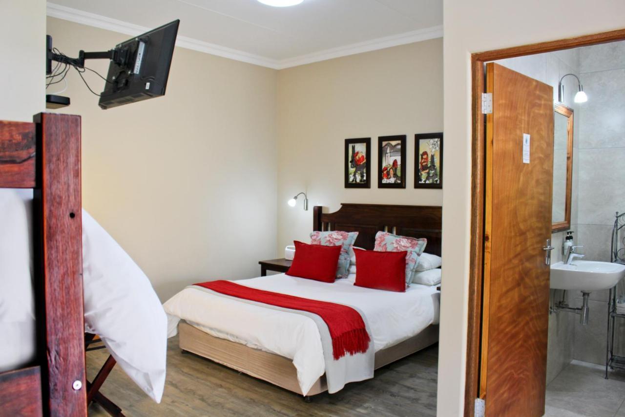 17 On Bird Guest House Б’юфорт-Вест Екстер'єр фото