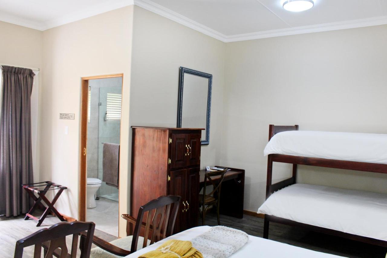 17 On Bird Guest House Б’юфорт-Вест Екстер'єр фото