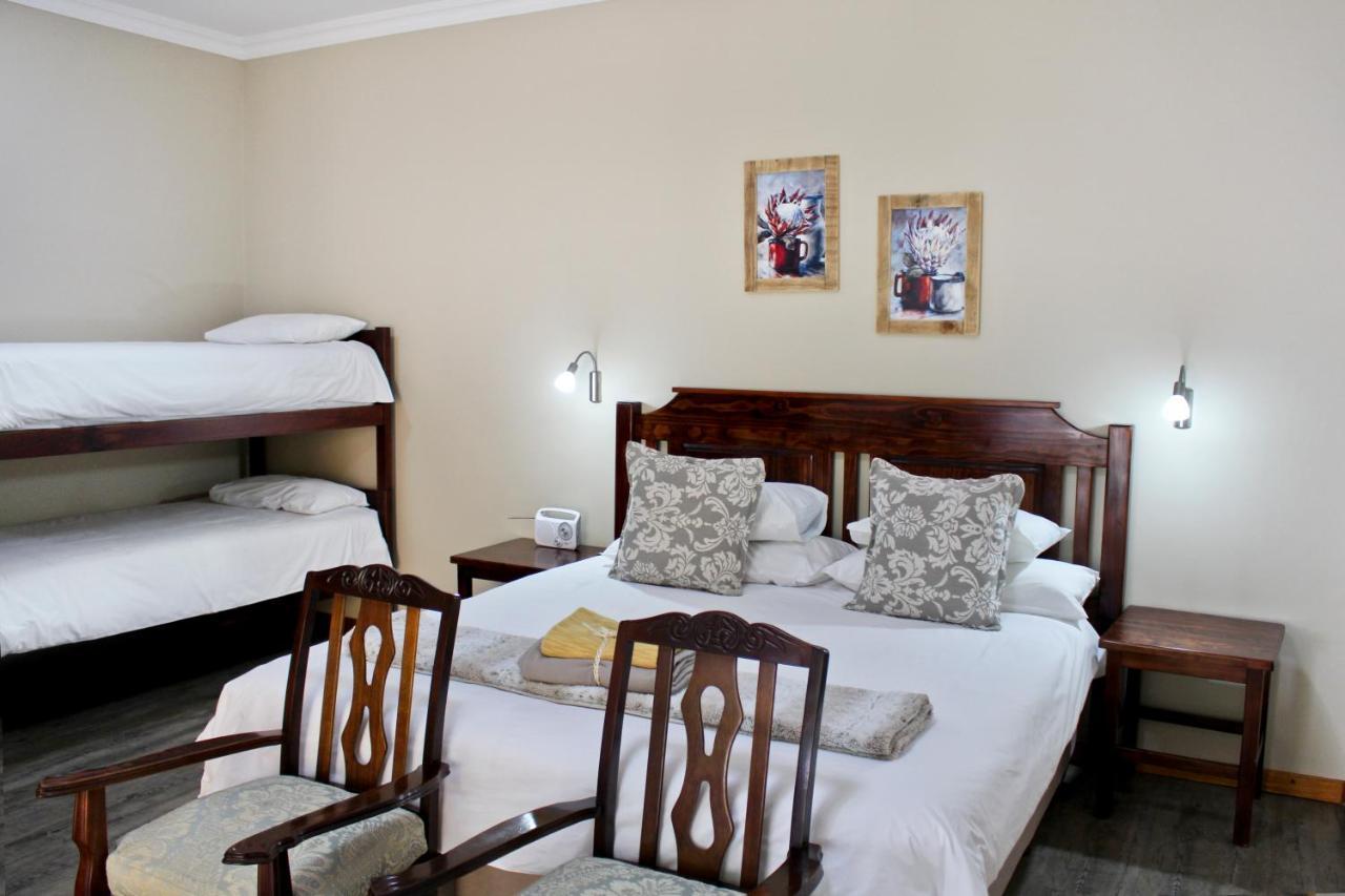 17 On Bird Guest House Б’юфорт-Вест Екстер'єр фото