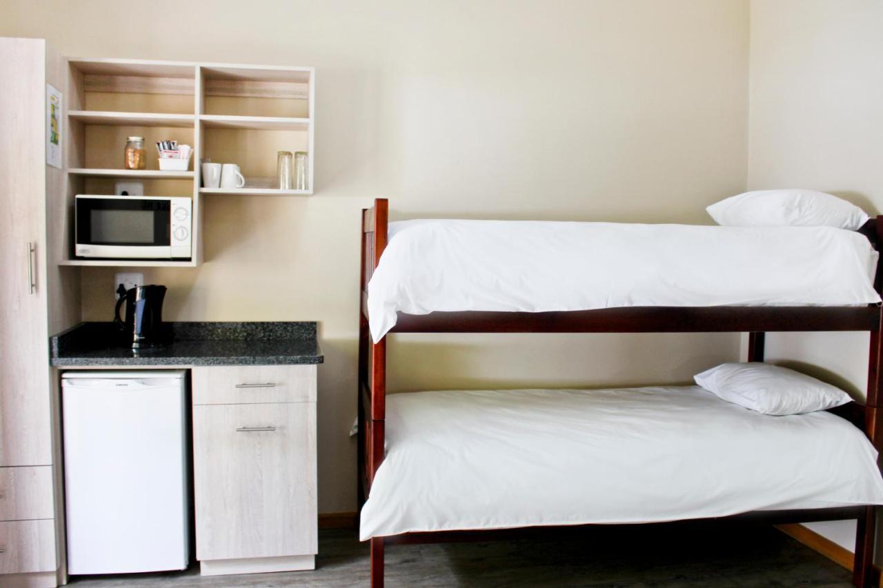 17 On Bird Guest House Б’юфорт-Вест Екстер'єр фото